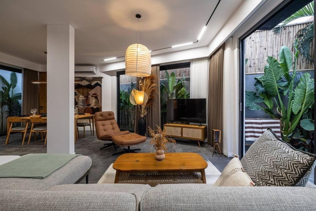 New Luxe 3br I Soundproof I Kids Free I Huge Parking I 7 M Pool * Canggu (Bali)