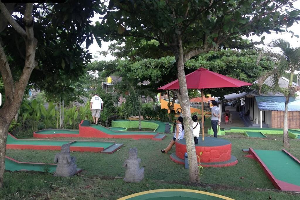New Luxe 3br I Soundproof I Kids Free I Huge Parking I 7 M Pool विला Canggu (Bali)