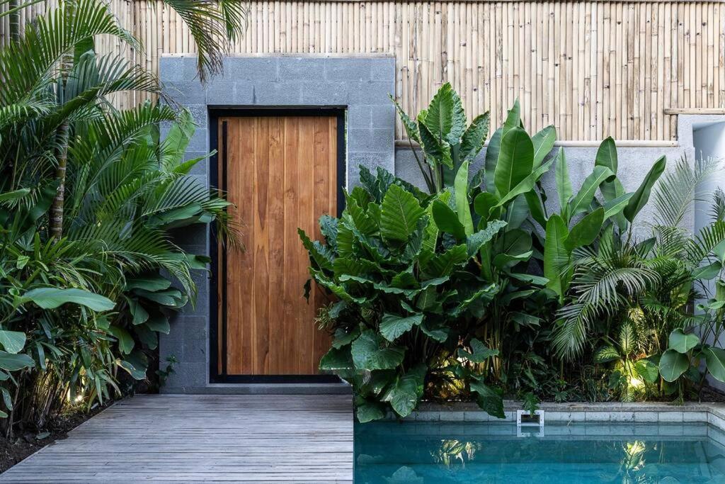 विला New Luxe 3br I Soundproof I Kids Free I Huge Parking I 7 M Pool Canggu (Bali)