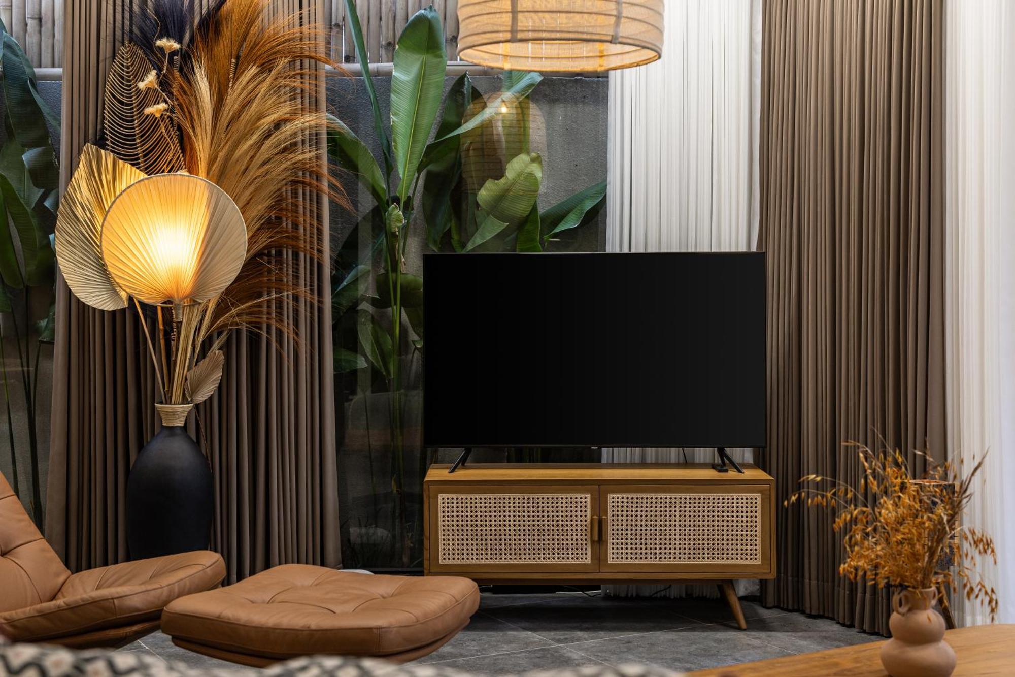 New Luxe 3br I Soundproof I Kids Free I Huge Parking I 7 M Pool विला Canggu (Bali)