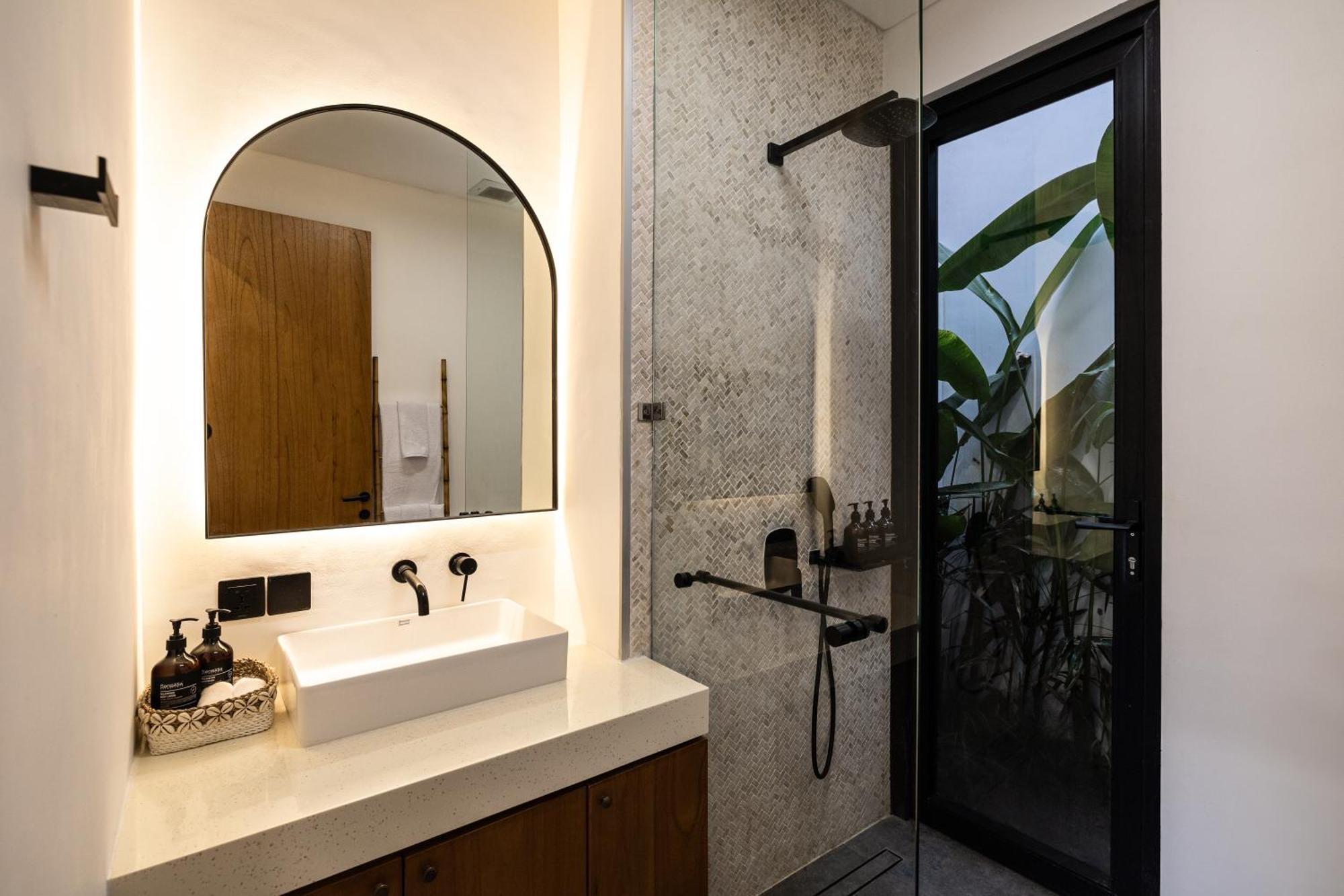 New Luxe 3br I Soundproof I Kids Free I Huge Parking I 7 M Pool *
