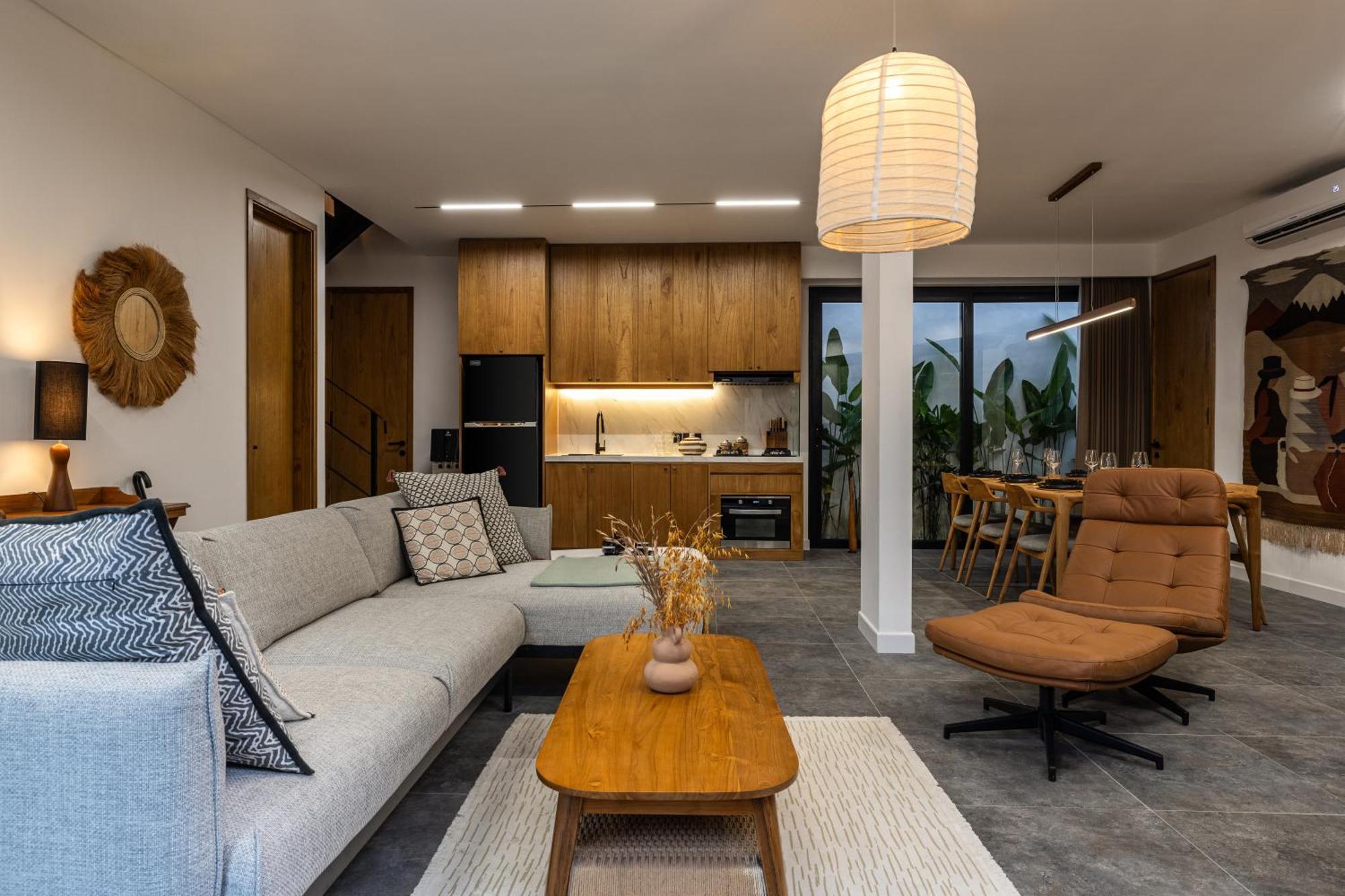 New Luxe 3br I Soundproof I Kids Free I Huge Parking I 7 M Pool Canggu (Bali)
