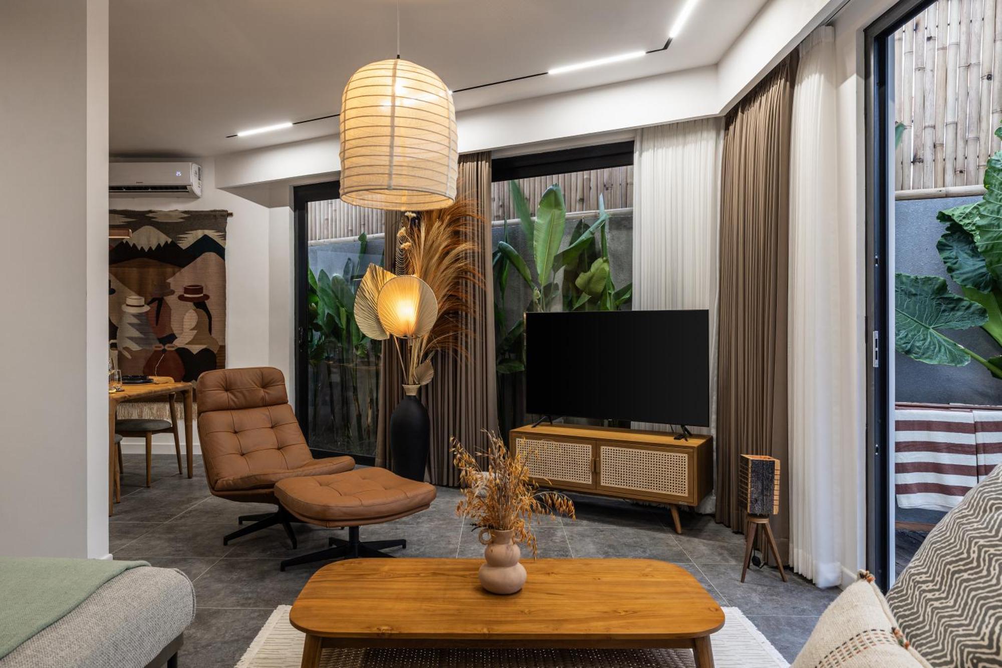 New Luxe 3br I Soundproof I Kids Free I Huge Parking I 7 M Pool * Canggu (Bali)