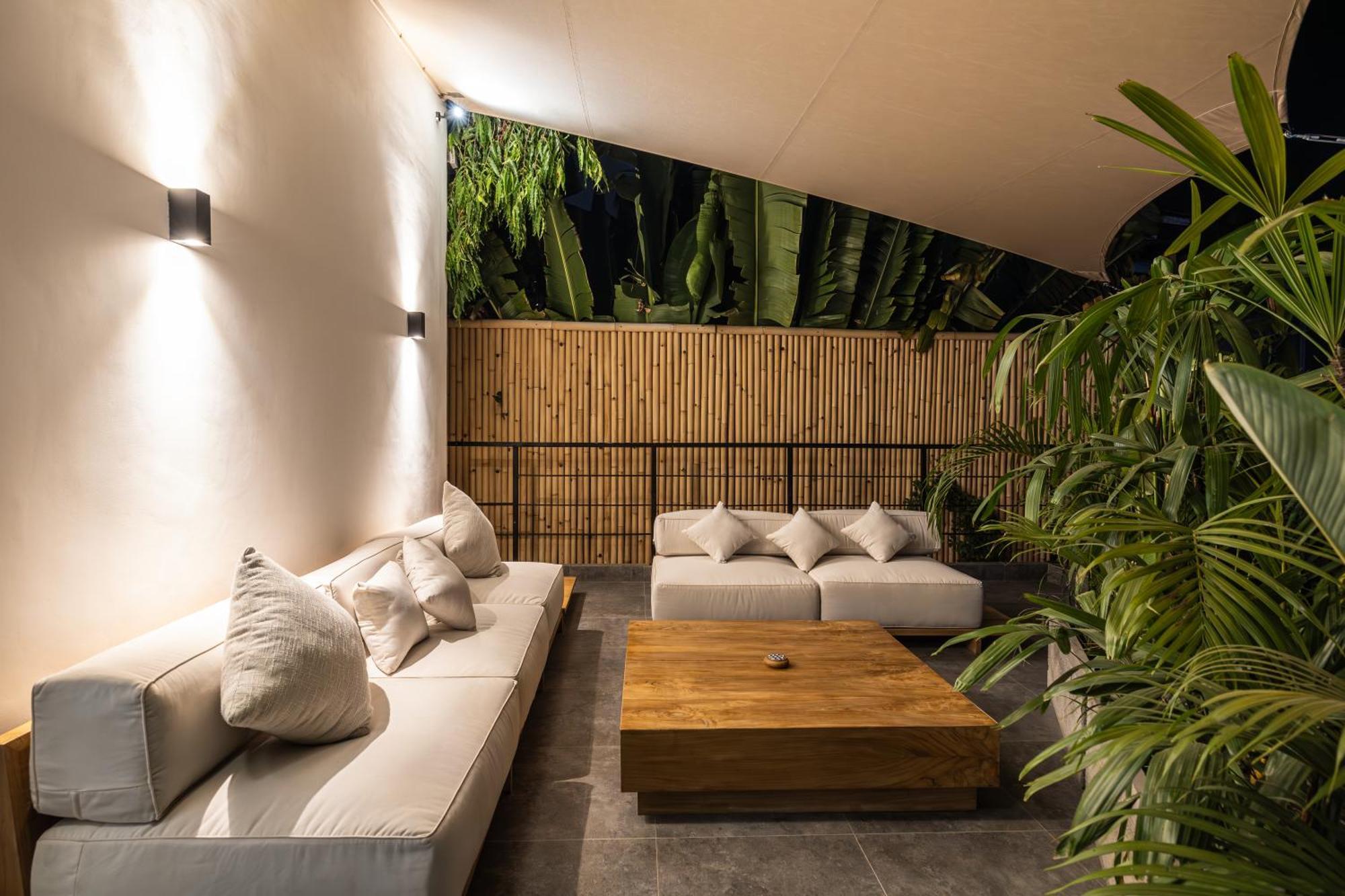 New Luxe 3br I Soundproof I Kids Free I Huge Parking I 7 M Pool * Canggu (Bali)
